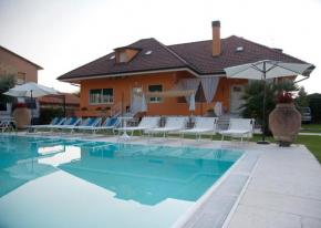 Гостиница Villa Orange  Пескантина